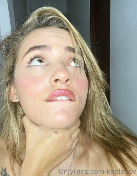 katilove0 erotic star photo