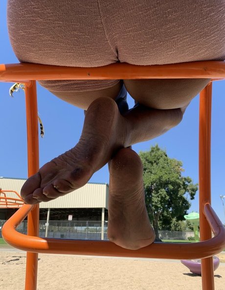 waveysolezz naked model picture