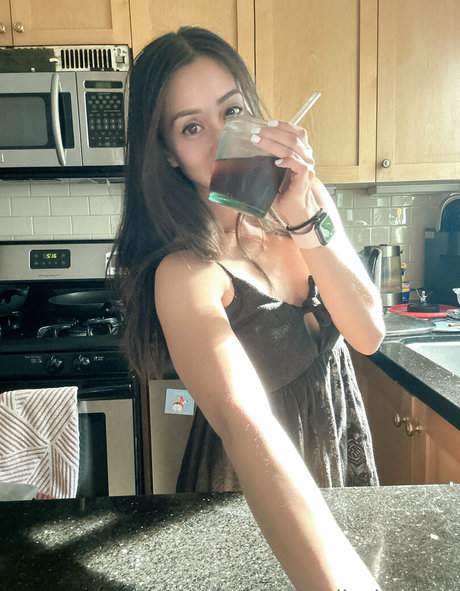 alicebynight erotic star photo