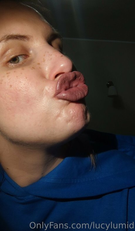 lucylumid art star photos