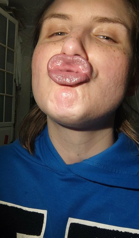 lucylumid nude pornstar pics