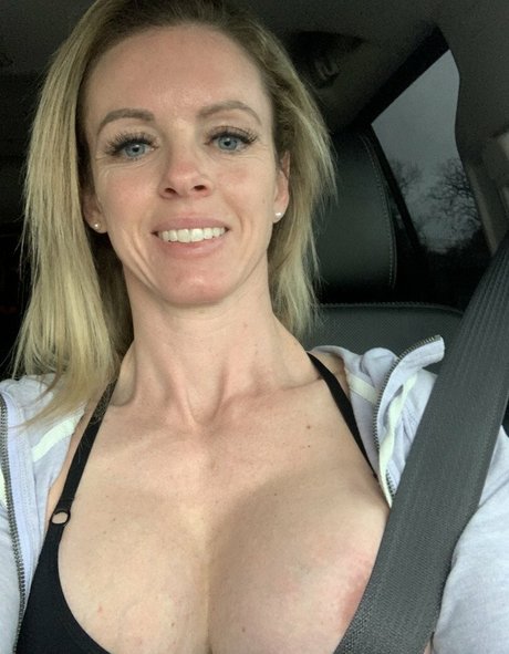 Sweet Vickie pornstar pretty pics