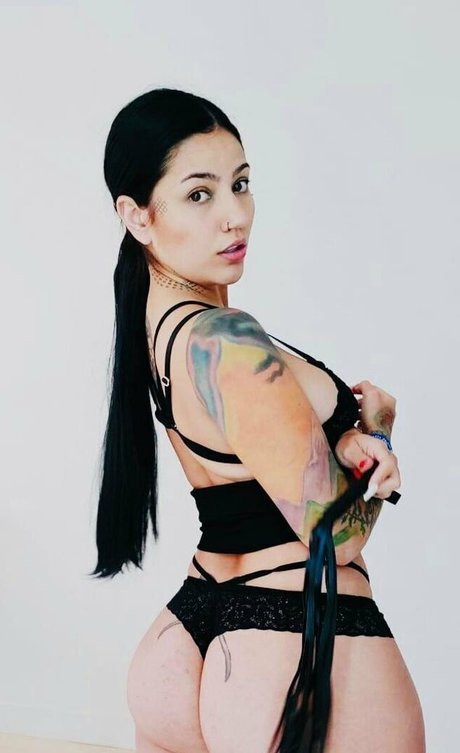 lolisaenz model hot img