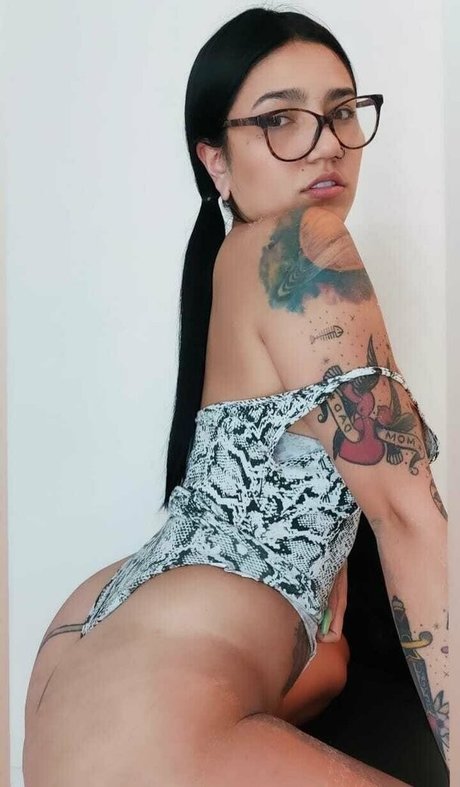 lolisaenz star sexy photo