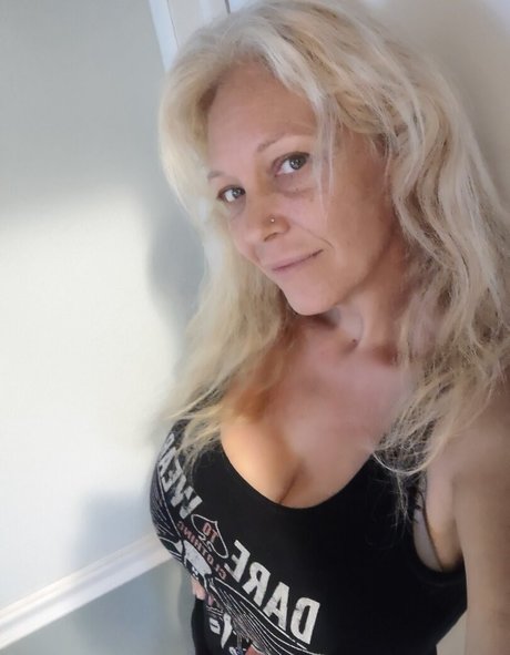 Charlee Chase pornstar top picture