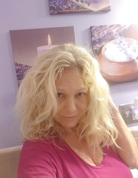 Charlee Chase art star pictures