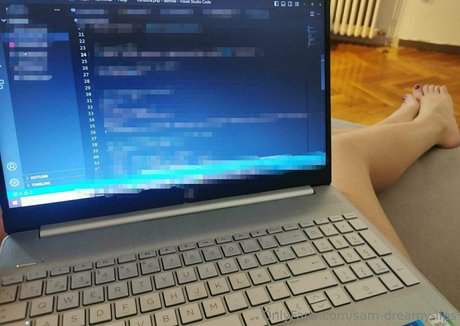 sam dreamy lips model perfect img