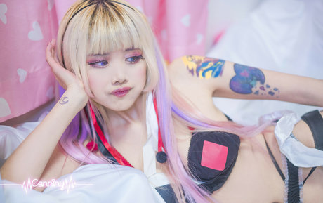 Canniny nude star pics