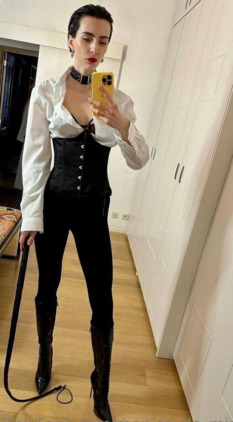 monica de mistress xxx actress galleries