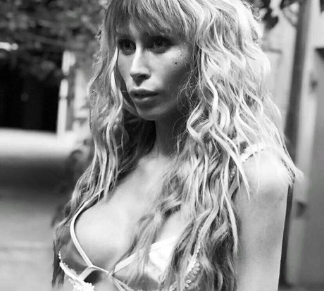 mariapia ts nude model picture