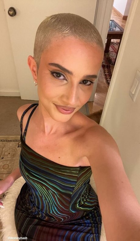 Daisy Delancey model art archive