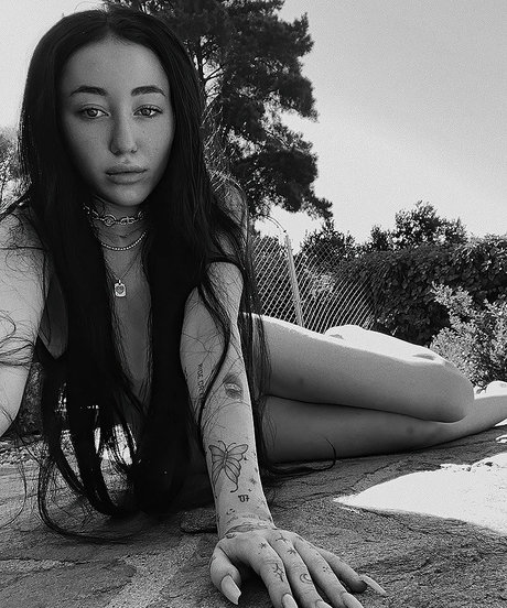 Noah Cyrus pornstar exclusive img