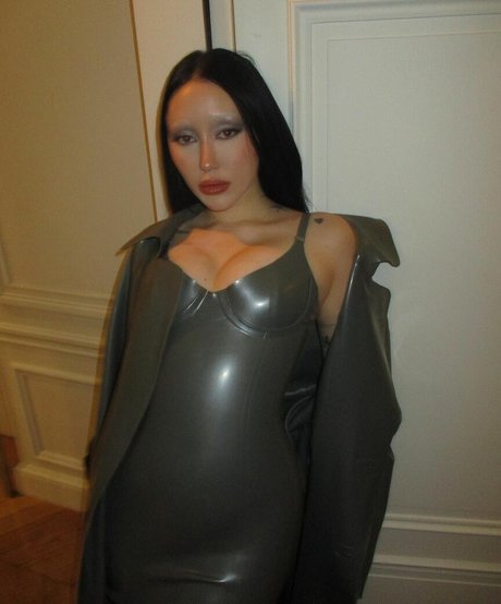 blonde curvy onlyfans hd img