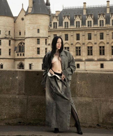 Noah Cyrus model nice pic