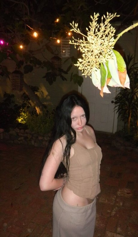 Noah Cyrus pornstar photo