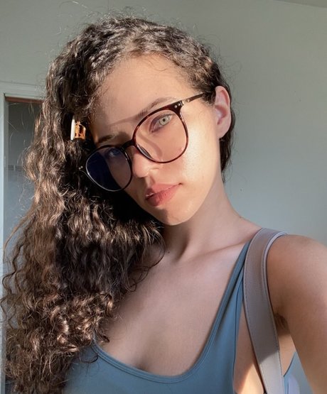 Brittany Venti sex model picture