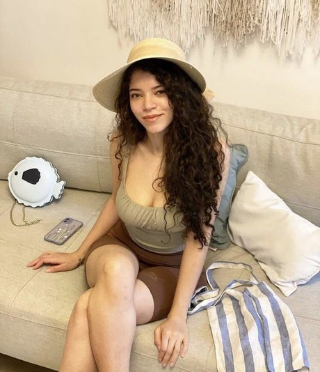 Brittany Venti exclusive star image