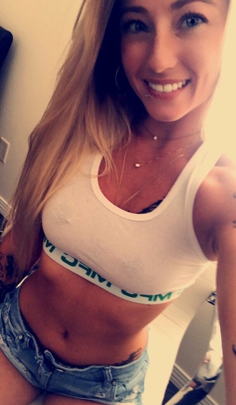 ashlynxdiamond pornstar naked img