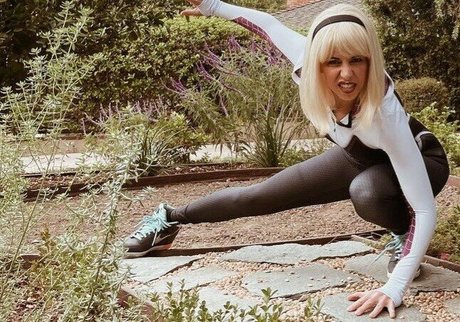 Laura Bailey sexy actress gallery