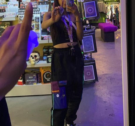 Sona Bella sexy pornstar pics