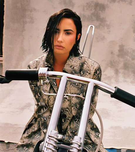 Demi Lovato beautiful pornstar gallery