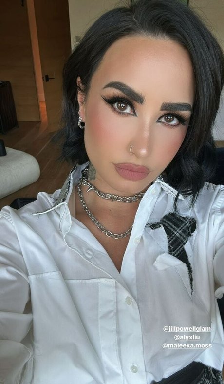 Demi Lovato porn model image