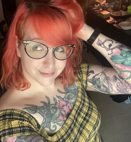 PushingUpRoses star adult pictures