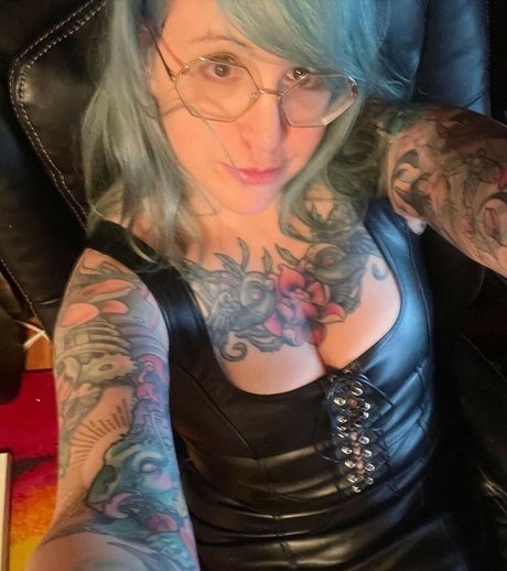 PushingUpRoses art actress archive