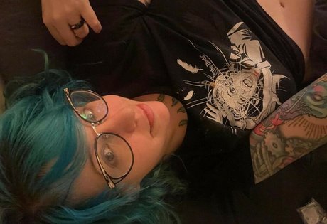 PushingUpRoses pornstar sexy gallery