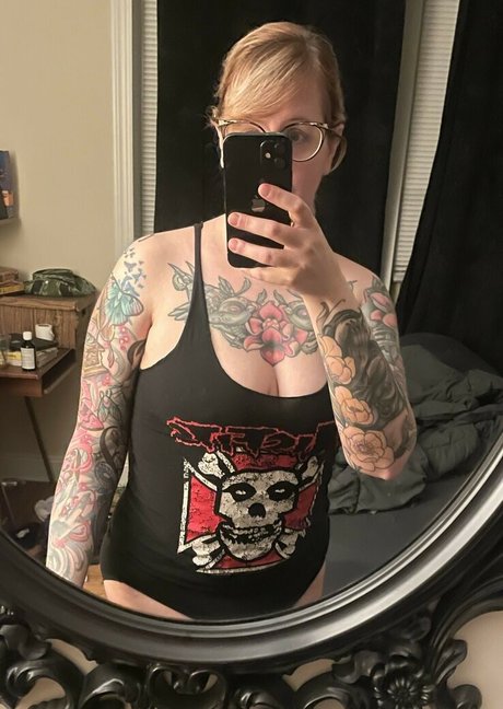 PushingUpRoses art pornstar pictures