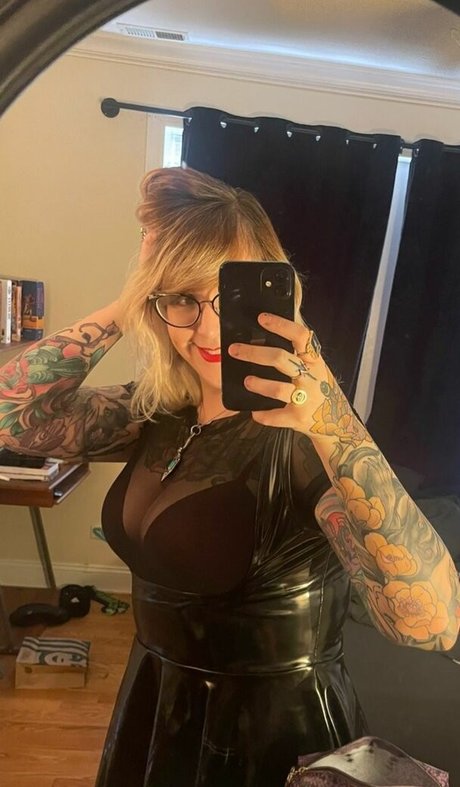 PushingUpRoses perfect pornstar pic