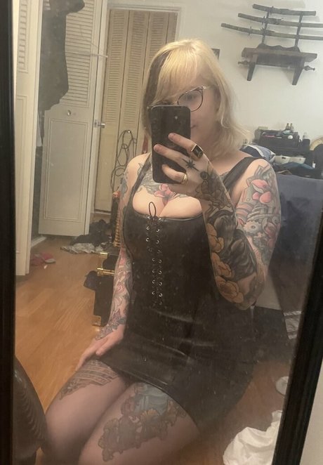 PushingUpRoses nude pornstar archive