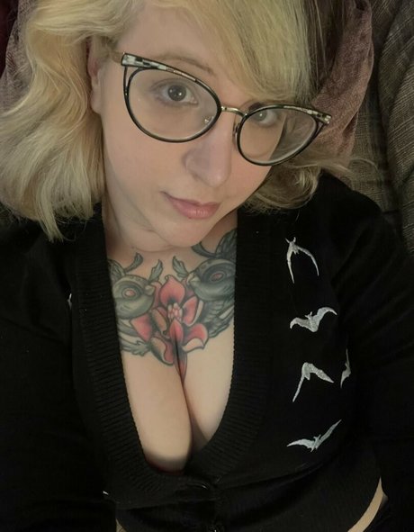 PushingUpRoses star nudes gallery