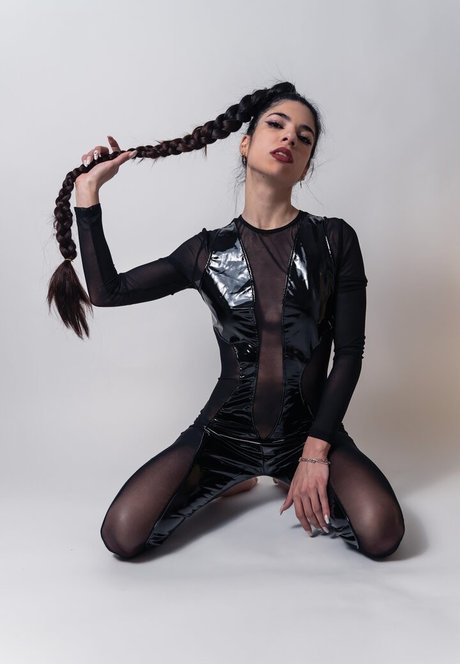 Delear zaza pornstar nude photo