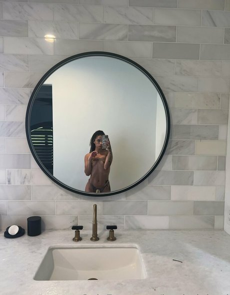 jambajuiced star nudes picture