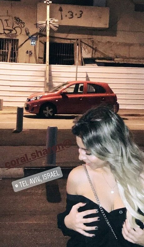 fit blonde onlyfans pretty pic