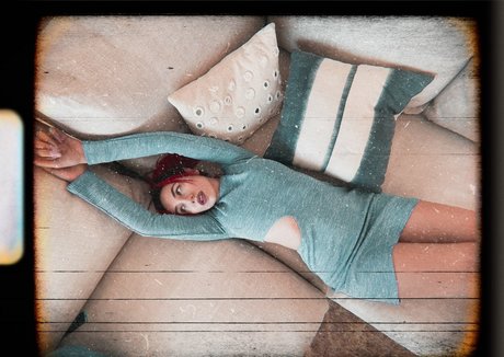 Ava Max naked actress pictures