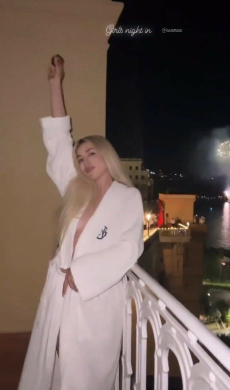 Ava Max pornographic actress img