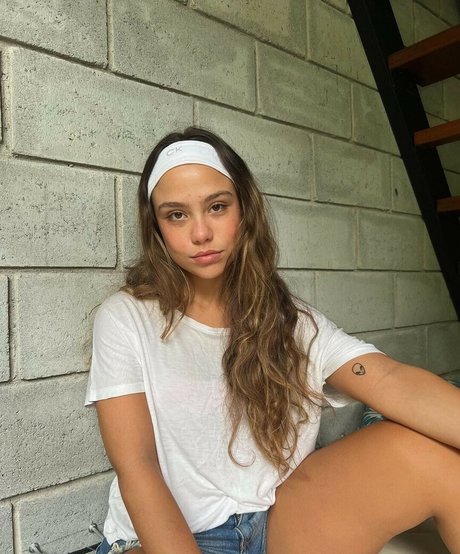 Bruna Carvalho art actress picture