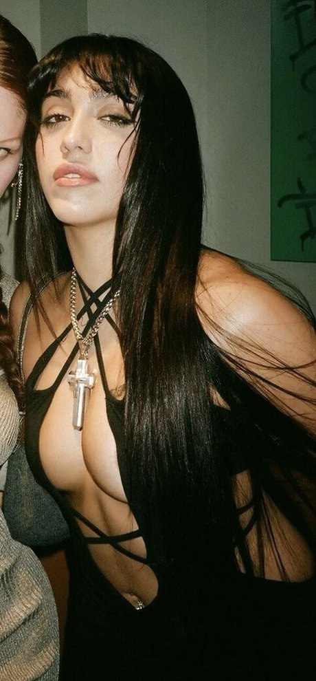 Lourdes Leon naked model images