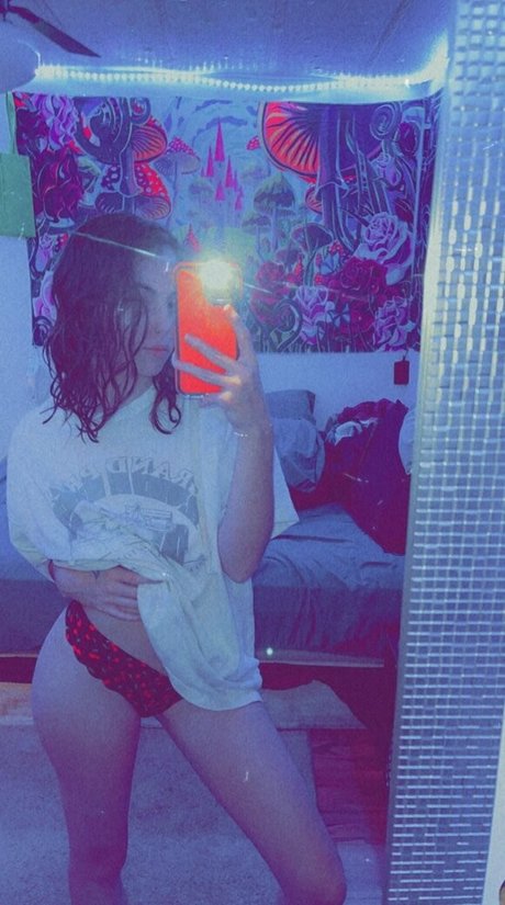 pintsizejenna model erotic pics