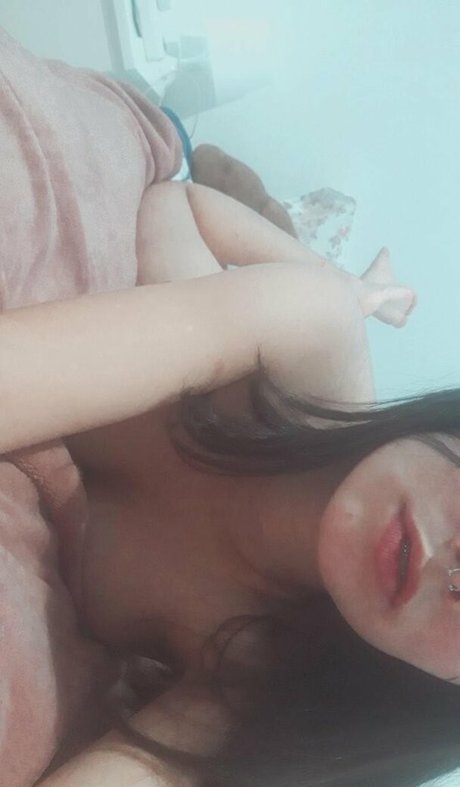 MonroeBeaBr nude star images