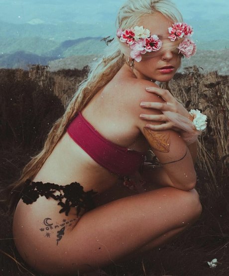 Eliza Grace adult actress photo