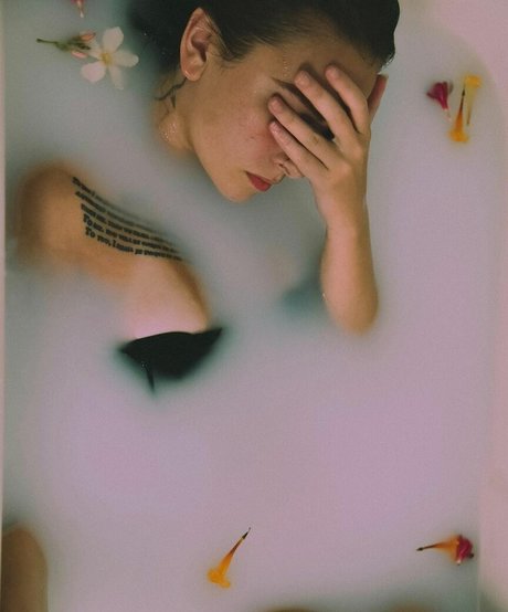 Eliza Grace nice pornstar photo