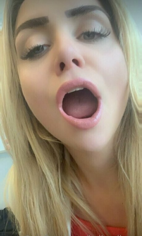 kellymilana model adult photo