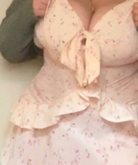 Nikkie Ginger model sexy images