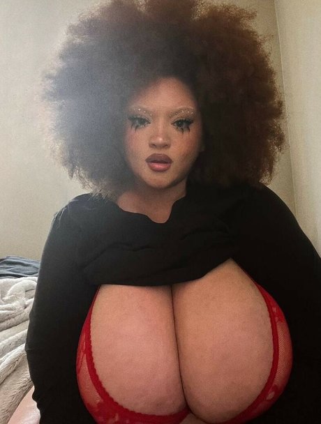 Nikkie Ginger star adult photo