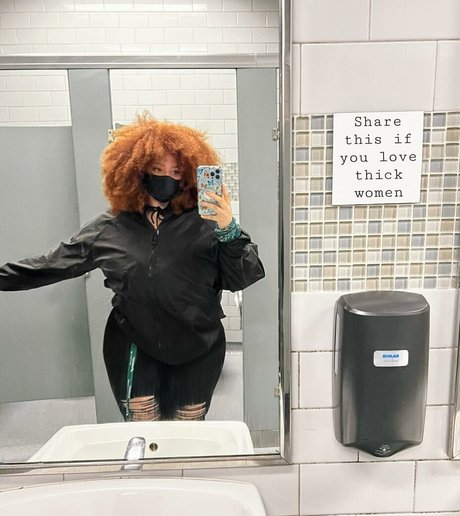 Nikkie Ginger nudes actress photos