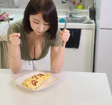 Velvet 7 art model pictures