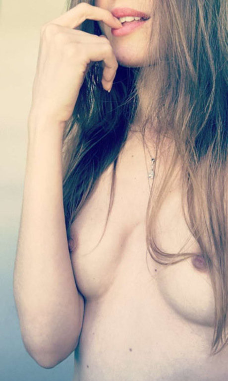 Sara Muller high quality pornstar photo